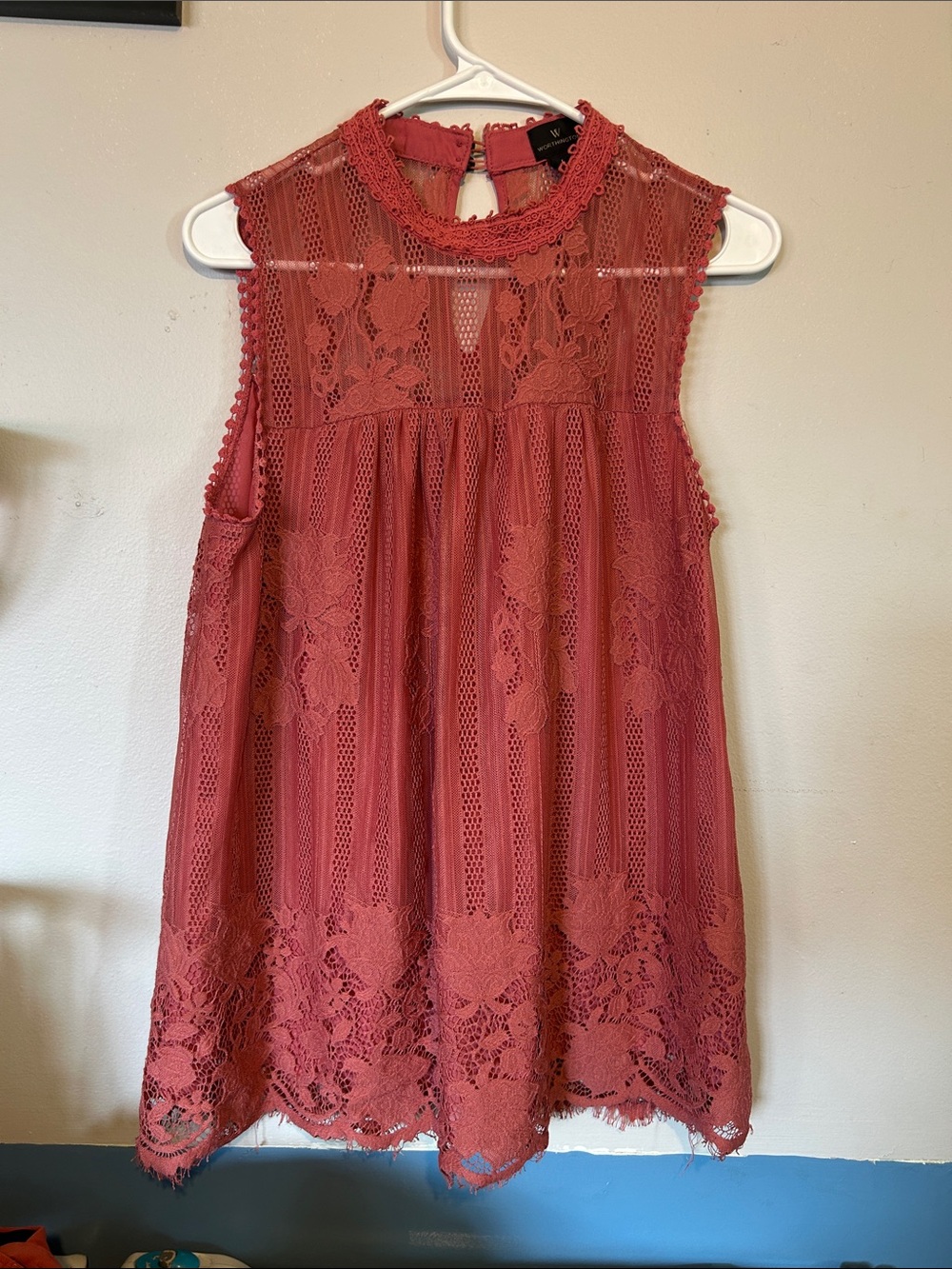 Woman’s Lace Sleeveless blouse - Dusty Rose